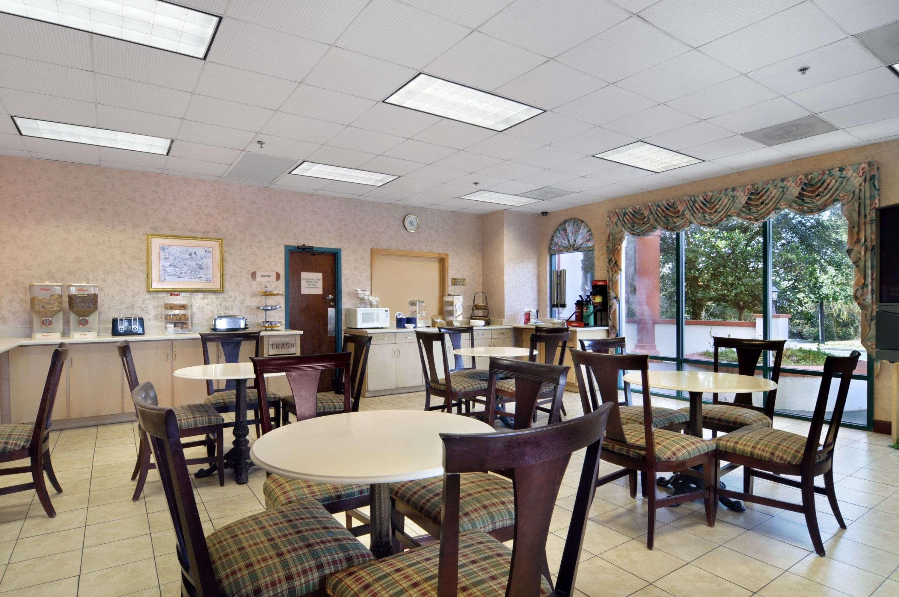 6 Ga Gateway & I95 Hotel Georgetown