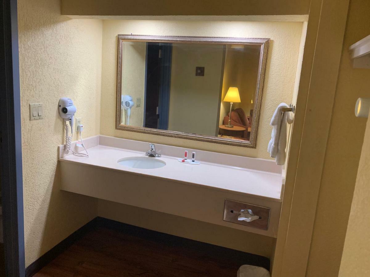 6 Savannah Ga Gateway & I95 Hotel